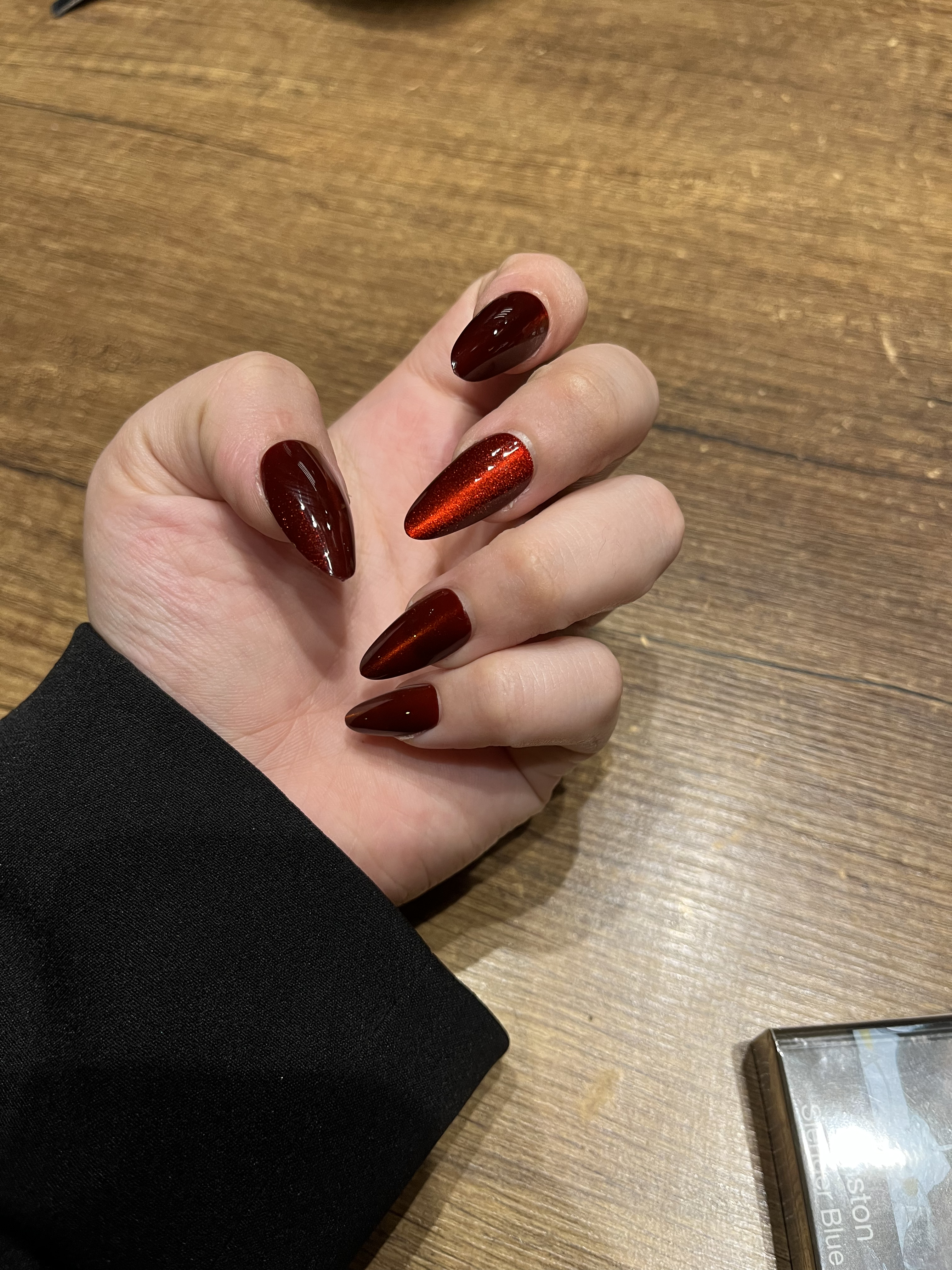 TIRNAKLARA BAK KARIM İST GELMİŞ 